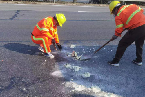 垦利公路下沉注浆加固